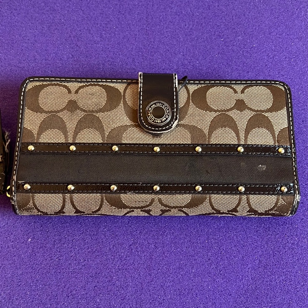 Authentic Coach used condition long wallet